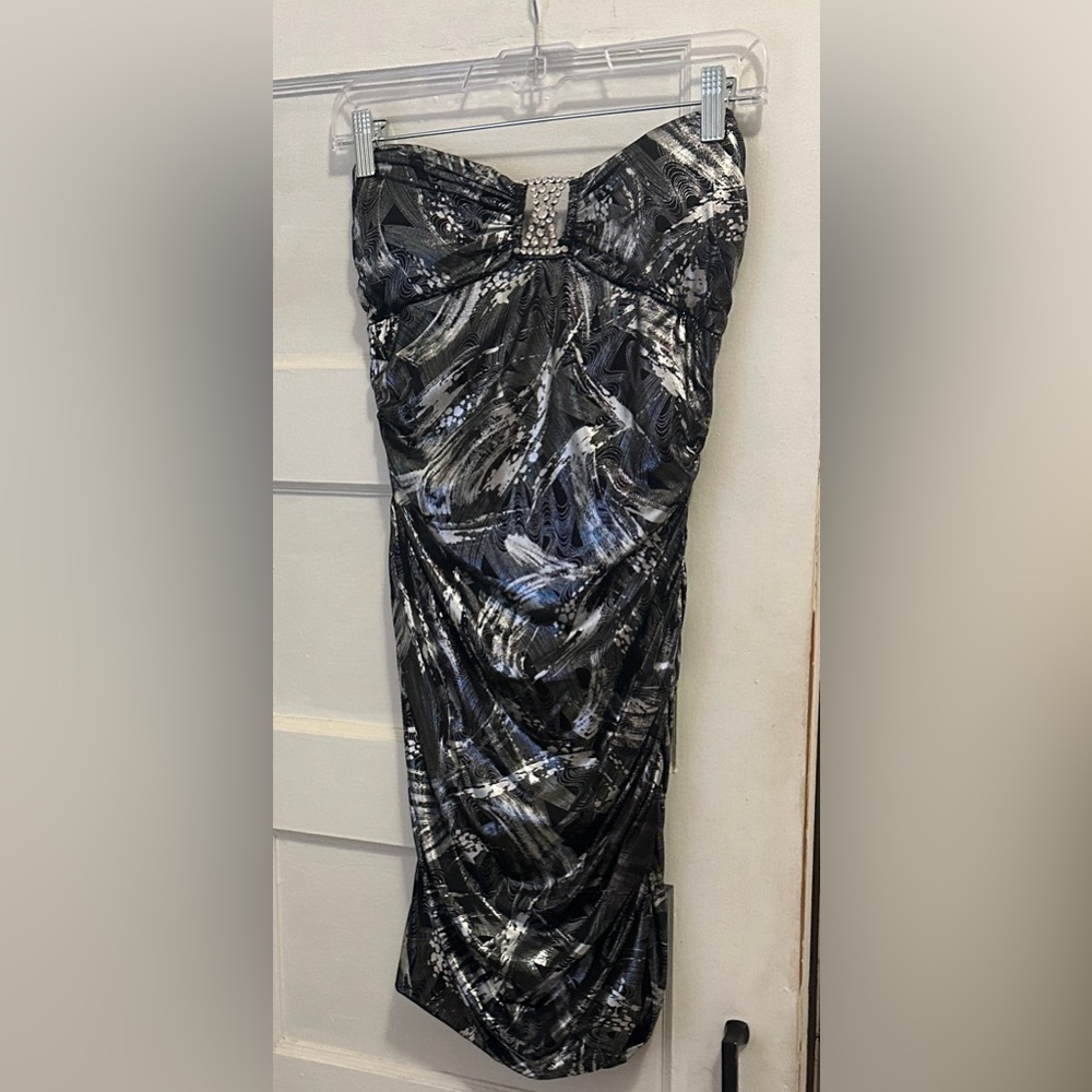 TABOO Black/Silver Papaya Prom/Party Dess With Deco Glittering. Size Small.